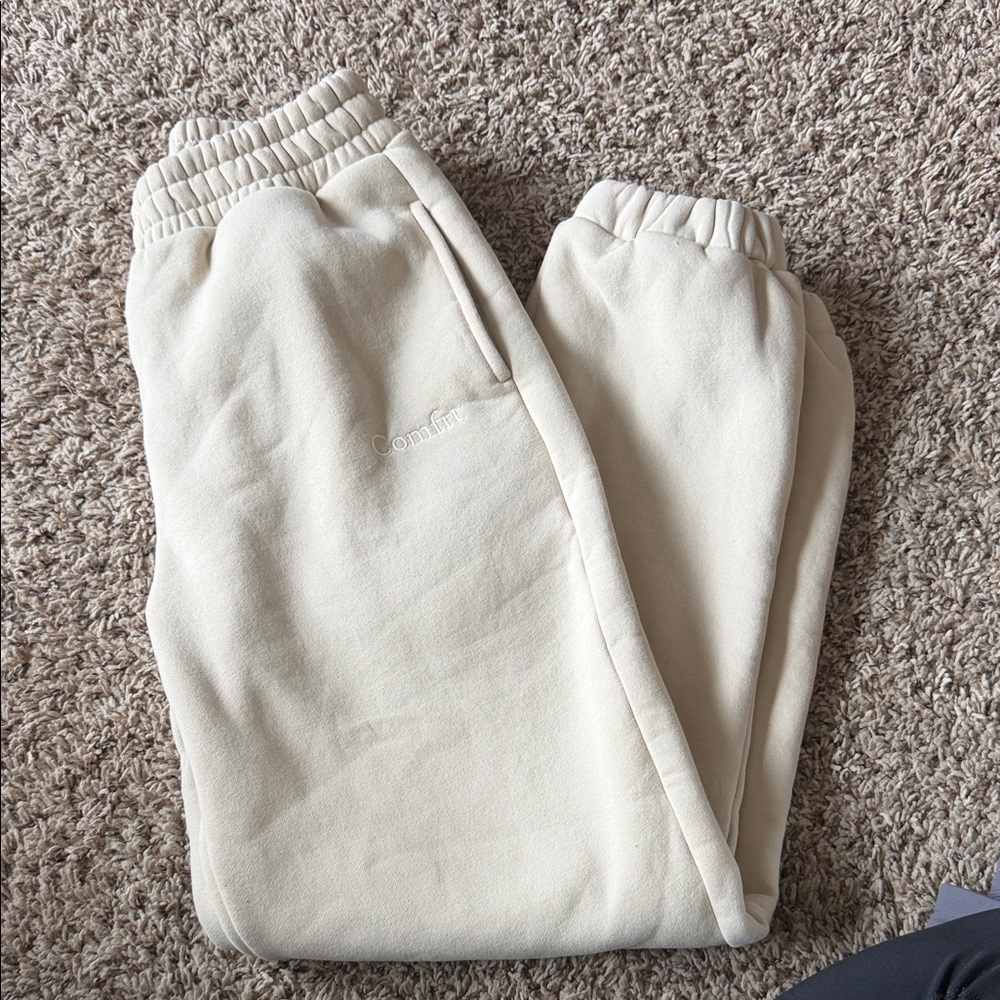 Comfy Women's Bone Sweats